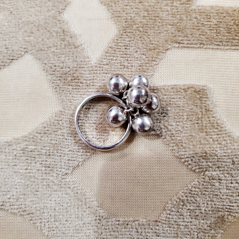 Sterling silver ring size6